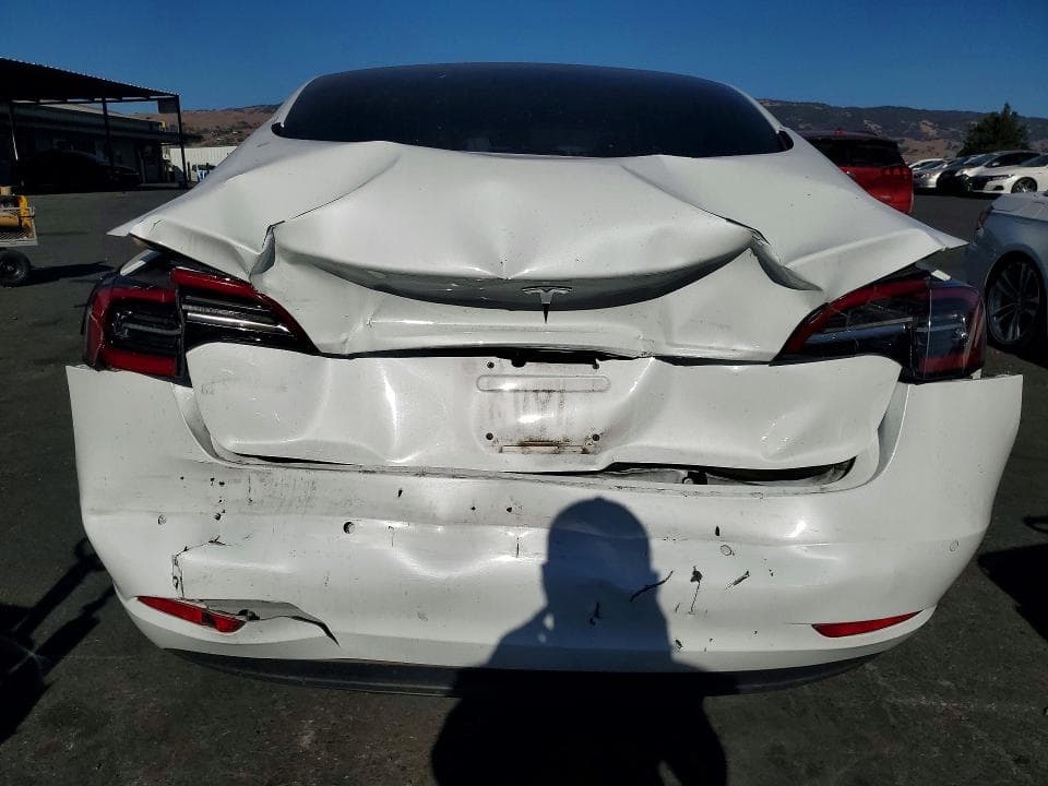 2018 TESLA MODEL 3 6