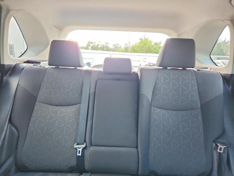 2019 TOYOTA RAV4 XLE 10