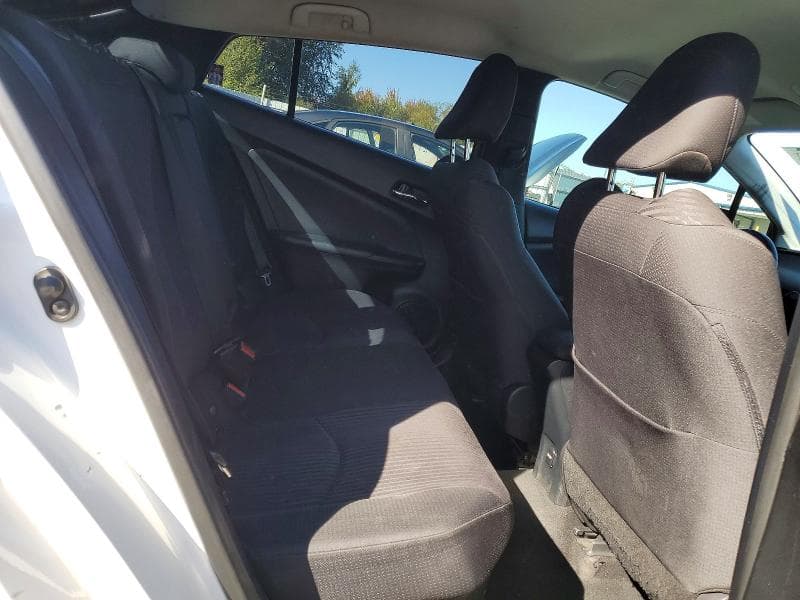 2018 TOYOTA PRIUS THREE 11