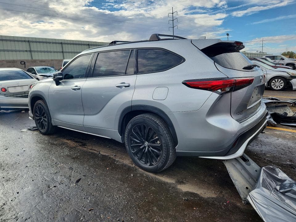 2023 TOYOTA HIGHLANDER XSE 2