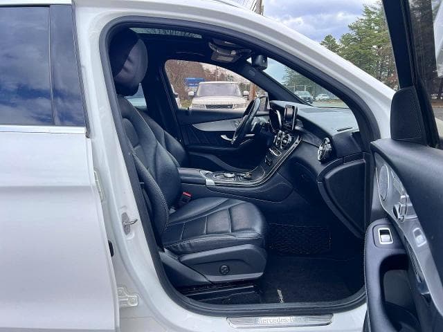 2019 MERCEDES-BENZ GLC 300 4MATIC 5