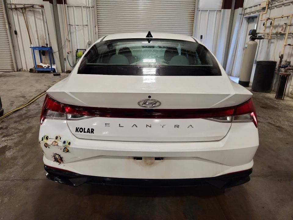 2023 HYUNDAI ELANTRA SE 6