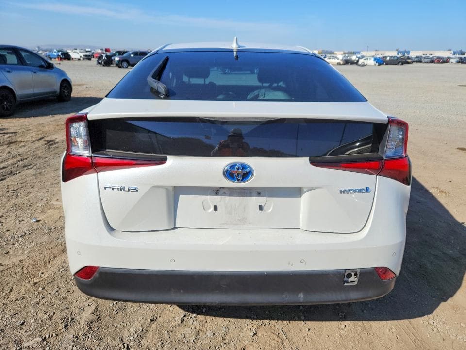 2019 TOYOTA PRIUS LE 6