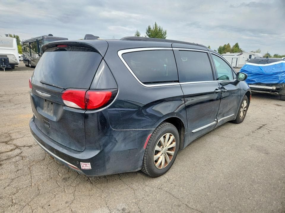 2017 CHRYSLER PACIFICA TOURING L 3