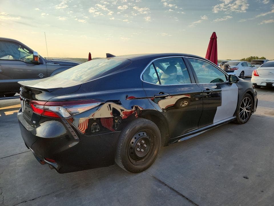 2023 TOYOTA CAMRY SE 3