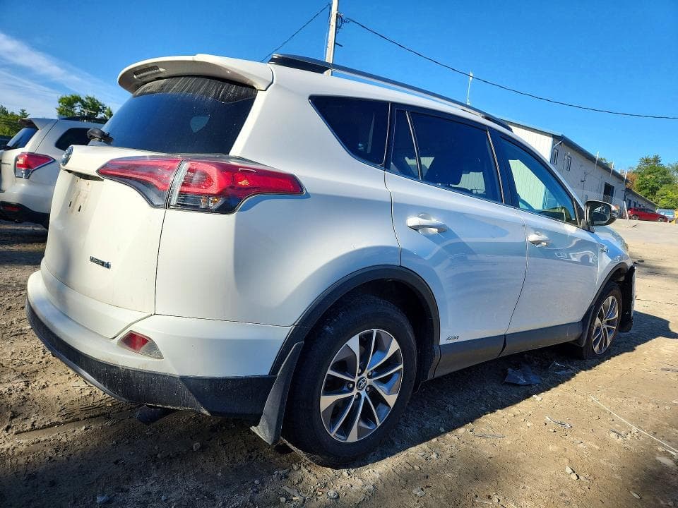 2018 TOYOTA RAV4 3