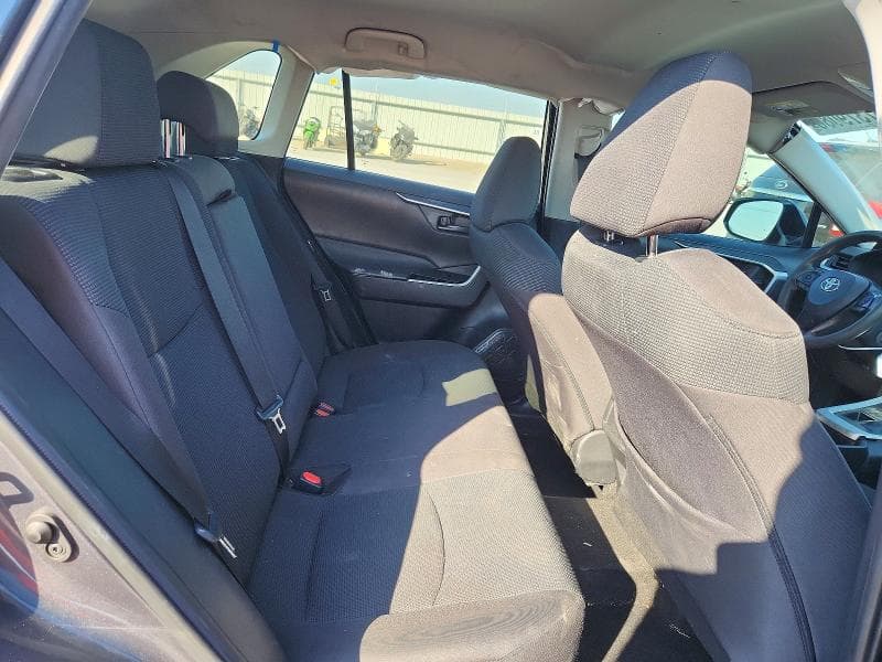 2020 TOYOTA RAV4 LE 11