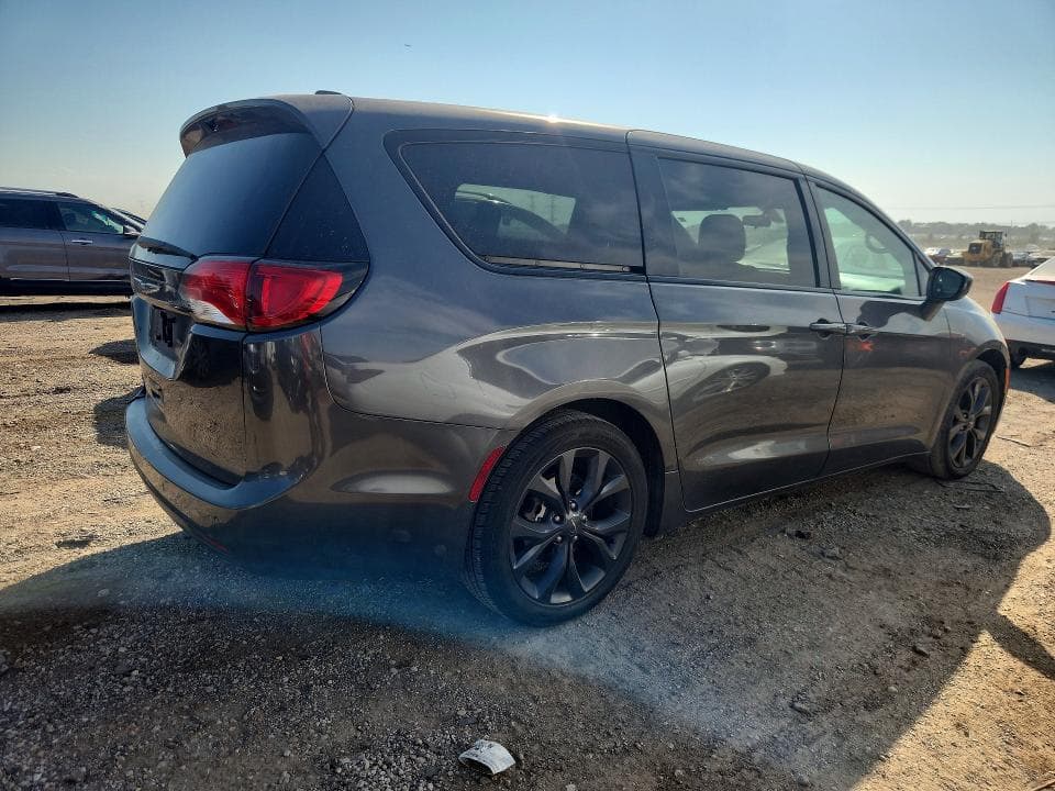 2018 CHRYSLER PACIFICA TOURING PLUS 3