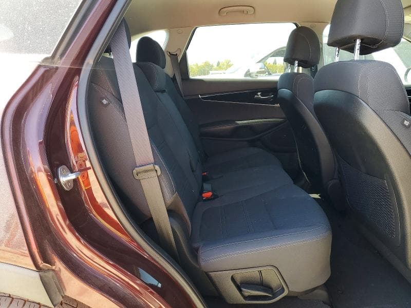 2017 KIA SORENTO LX 11