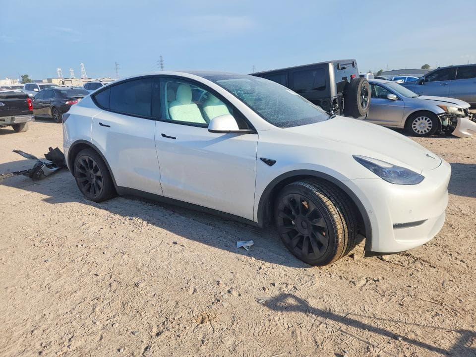 2022 TESLA MODEL Y 4