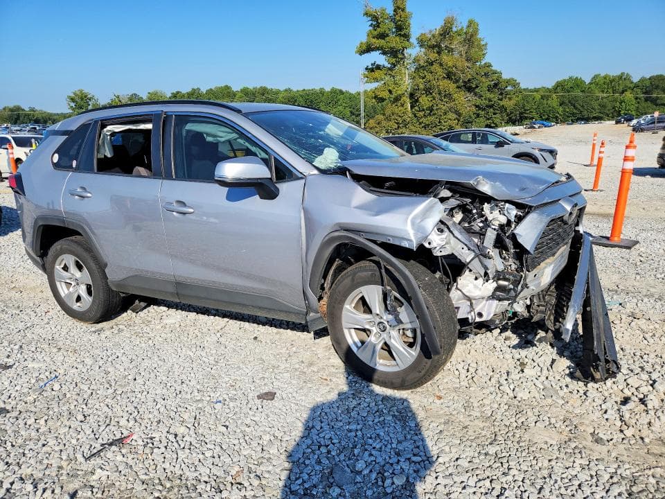2019 TOYOTA RAV4 XLE 4