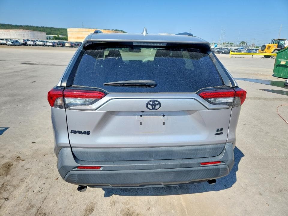 2021 TOYOTA RAV4 LE 6