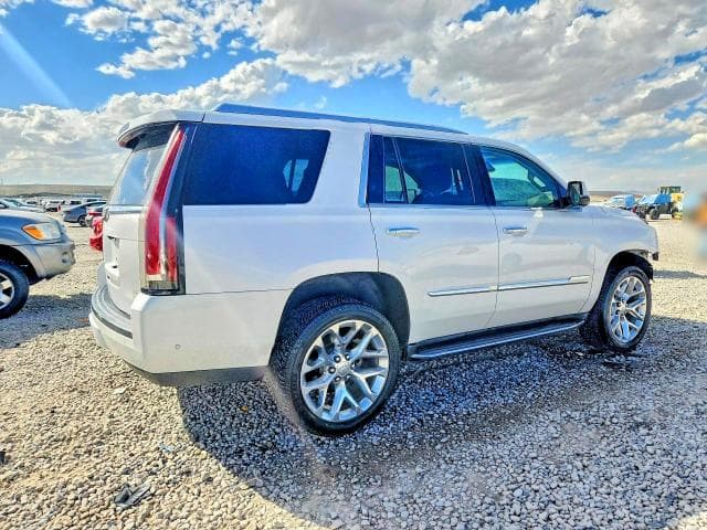 2017 CADILLAC ESCALADE LUXURY 3
