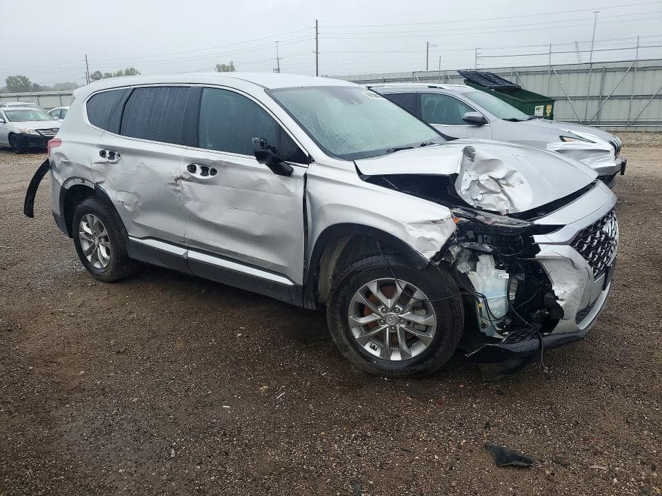 2019 HYUNDAI SANTA FE SE 4