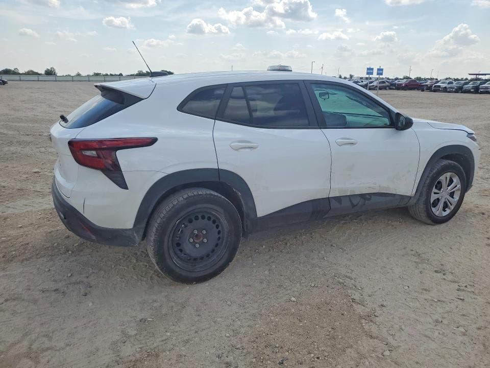 2025 CHEVROLET TRAX LS 3