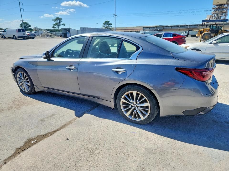 2021 INFINITI Q50 LUXE 2