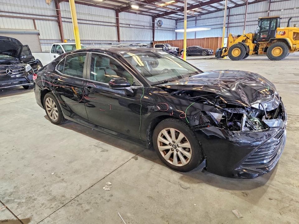 2020 TOYOTA CAMRY LE 4