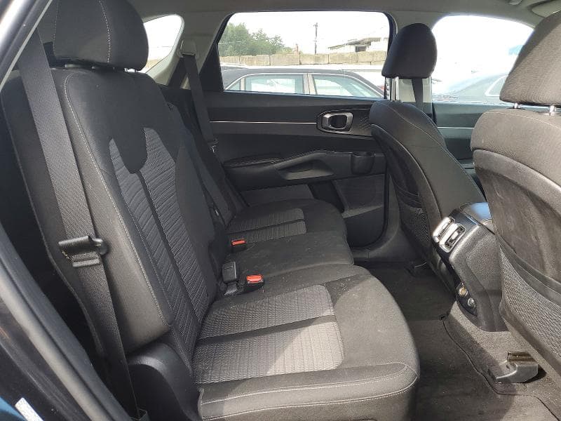 2023 KIA SORENTO LX 11
