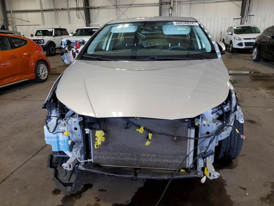 2019 TOYOTA PRIUS LE 5