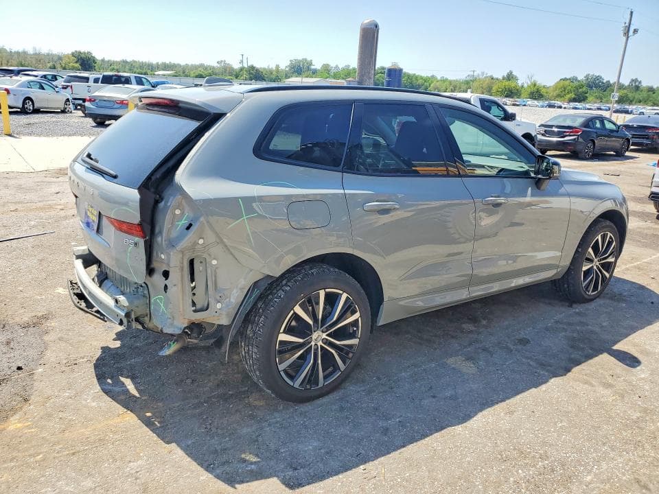 2025 VOLVO XC60 PLUS 3