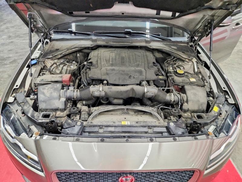 2018 JAGUAR XF S 11