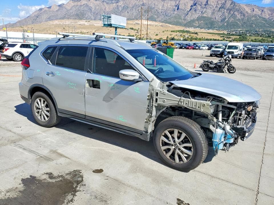 2017 NISSAN ROGUE S 4