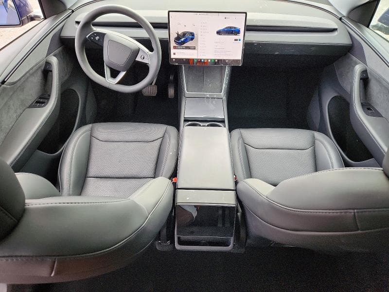 2026 TESLA MODEL Y 8