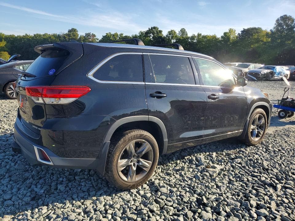2017 TOYOTA HIGHLANDER LIMITED PLATINUM 3