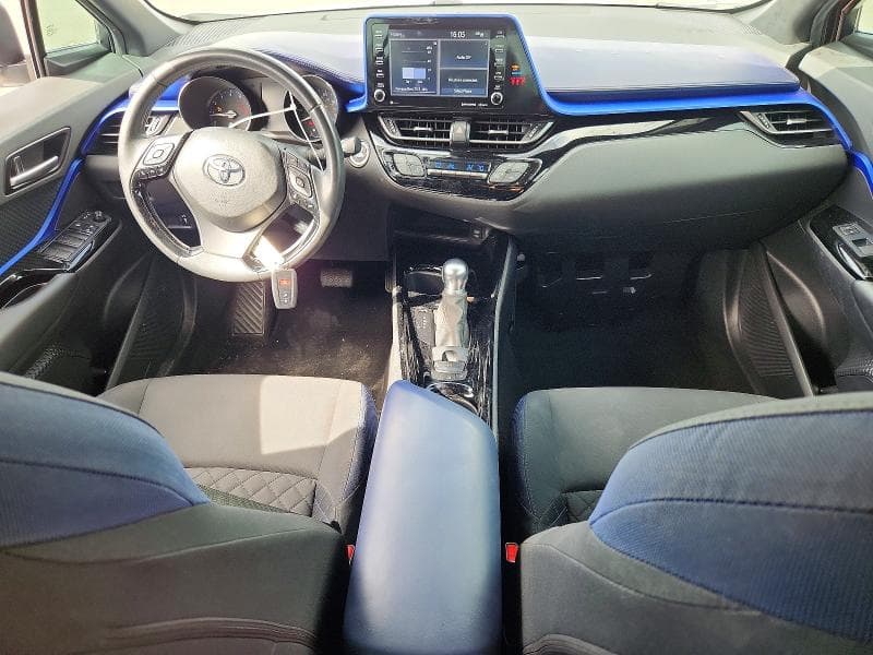 2020 TOYOTA C-HR XLE 8