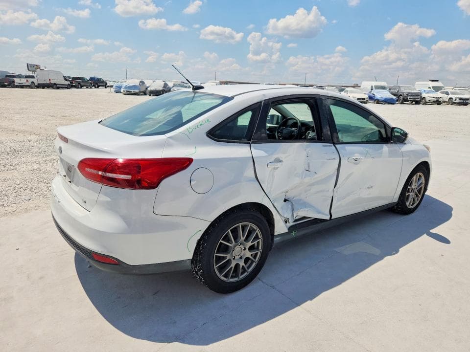 2017 FORD FOCUS SE 3