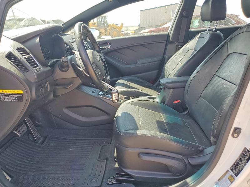 2017 KIA FORTE5 SX 7