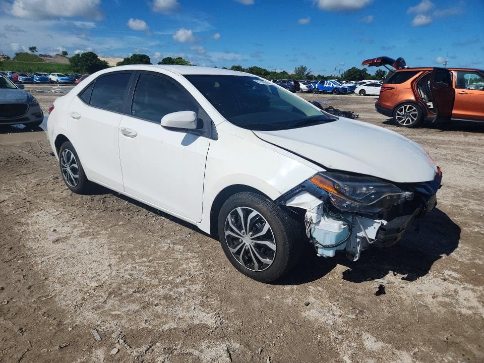 2017 TOYOTA COROLLA LE 4