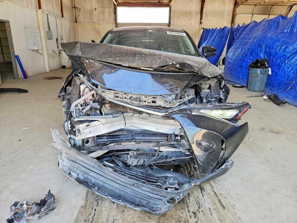 2022 TOYOTA VENZA LE 5