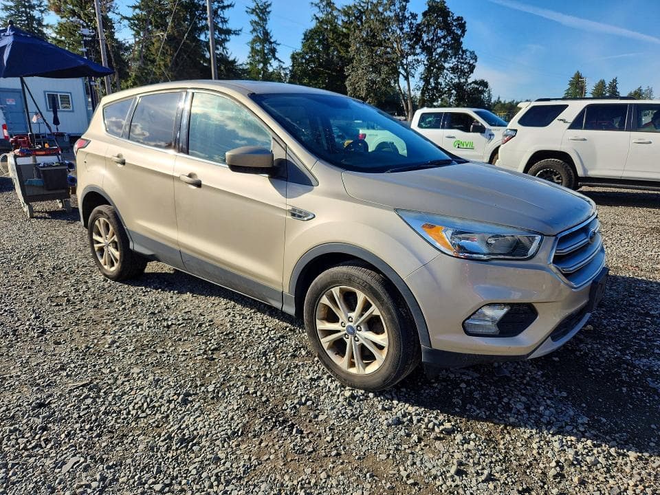 2017 FORD ESCAPE SE 4