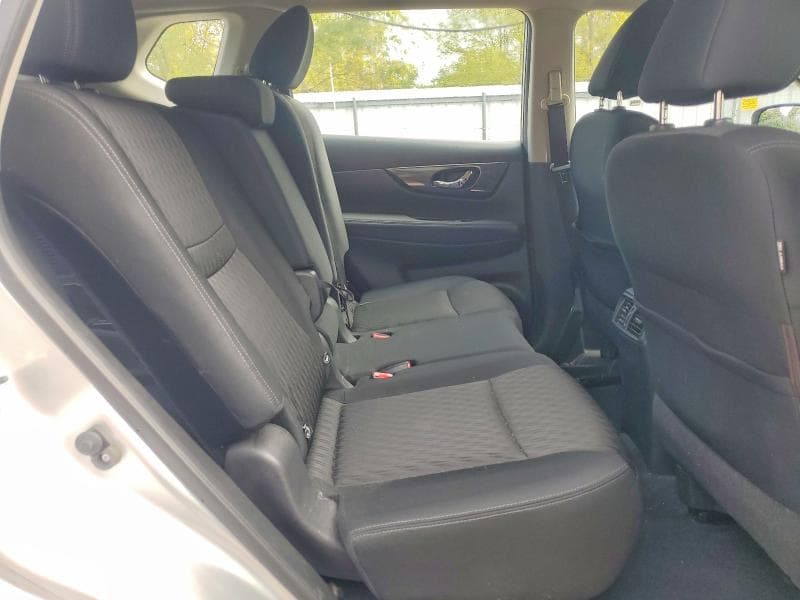 2018 NISSAN ROGUE S 11