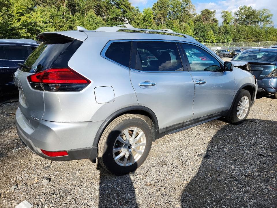 2017 NISSAN ROGUE SV 3