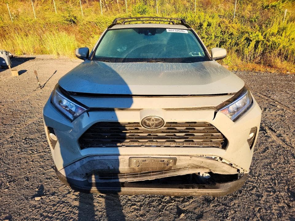 2019 TOYOTA RAV4 XLE 5