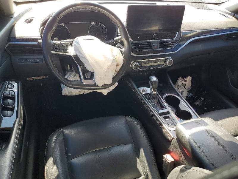 2023 NISSAN ALTIMA SR 8