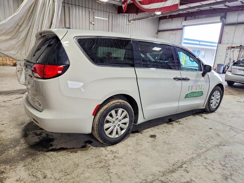 2019 CHRYSLER PACIFICA L 3