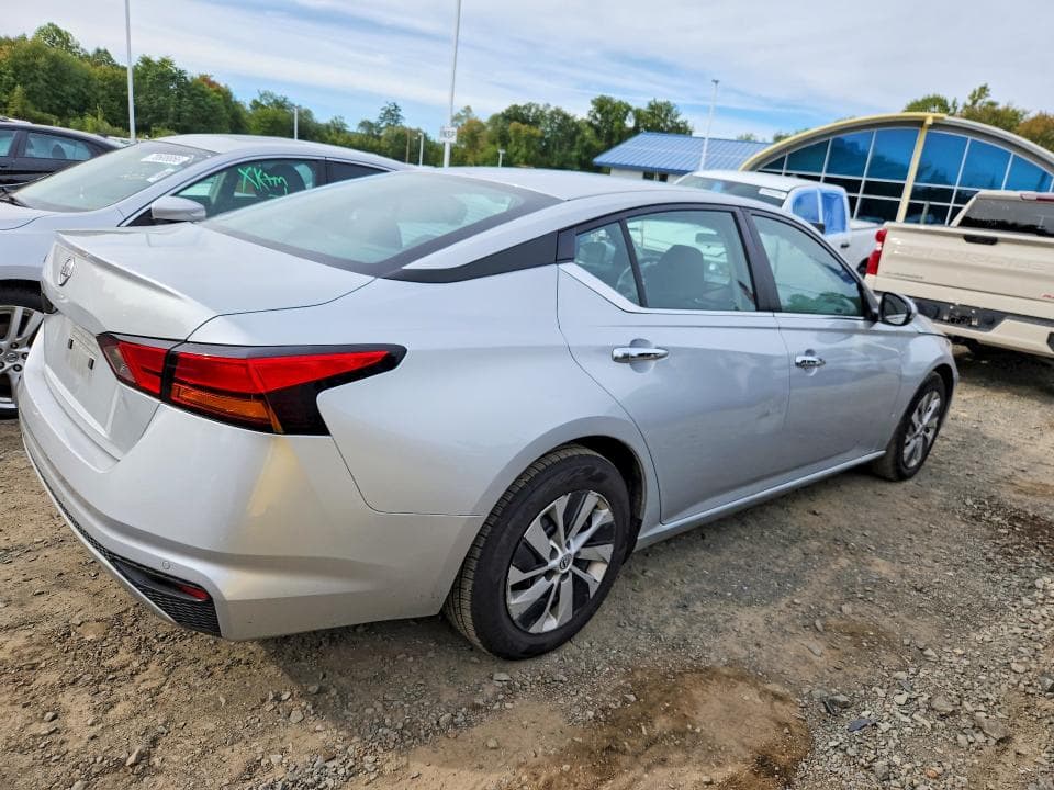 2023 NISSAN ALTIMA S 3