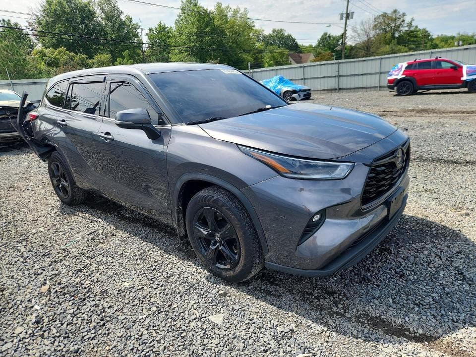 2021 TOYOTA HIGHLANDER LE 4