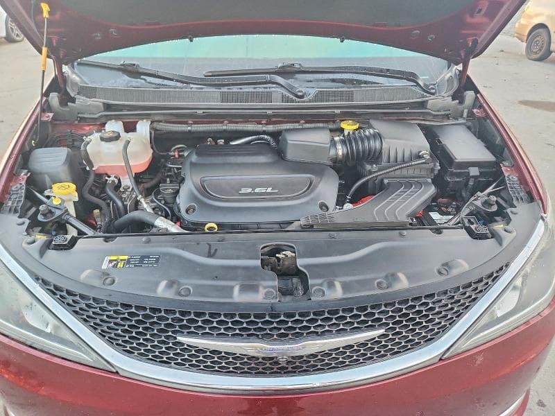 2017 CHRYSLER PACIFICA LIMITED 12