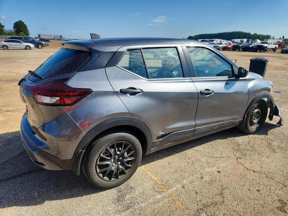 2023 NISSAN KICKS S 3