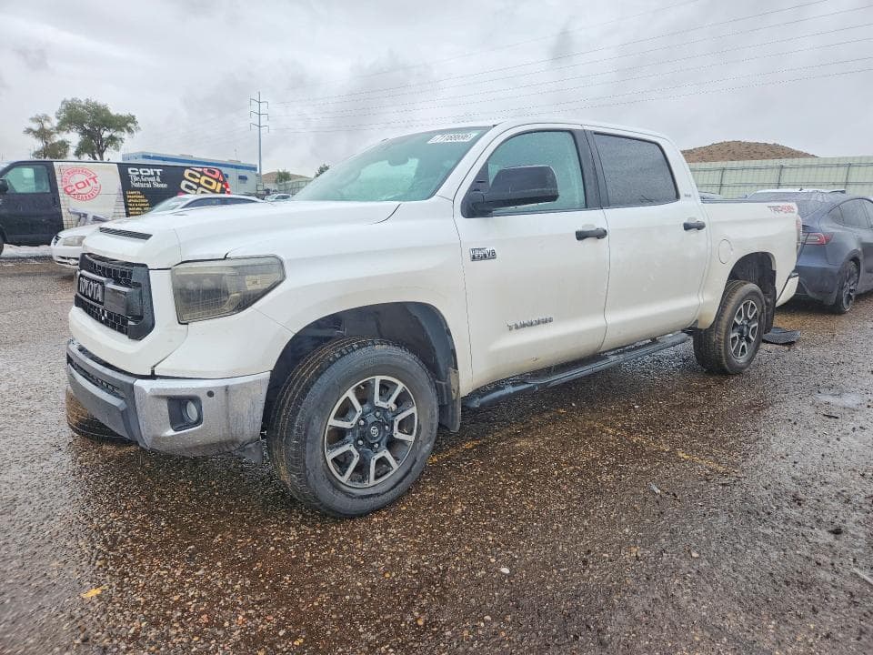 2017 TOYOTA TUNDRA SR5