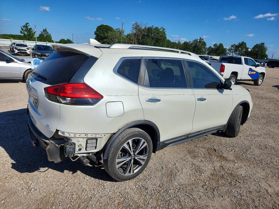 2017 NISSAN ROGUE SL 3