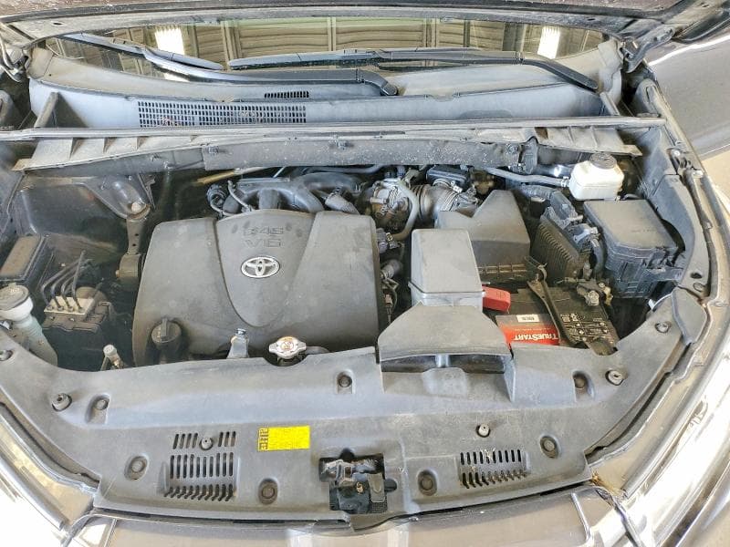 2018 TOYOTA HIGHLANDER LIMITED 12