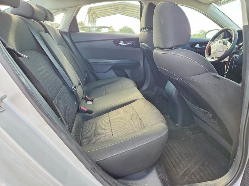 2019 KIA FORTE S 10