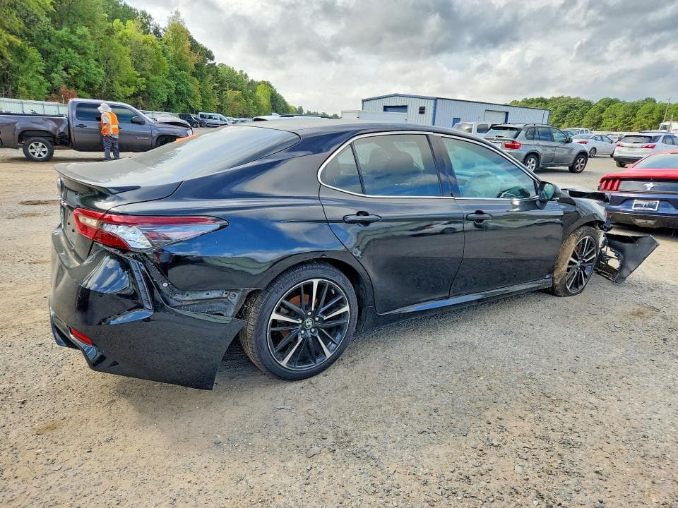 2018 TOYOTA CAMRY LE 3