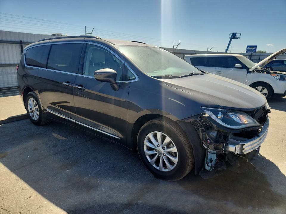 2017 CHRYSLER PACIFICA TOURING L 4