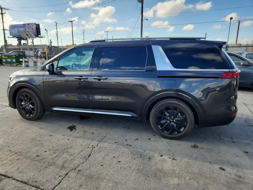 2024 KIA CARNIVAL SX 2